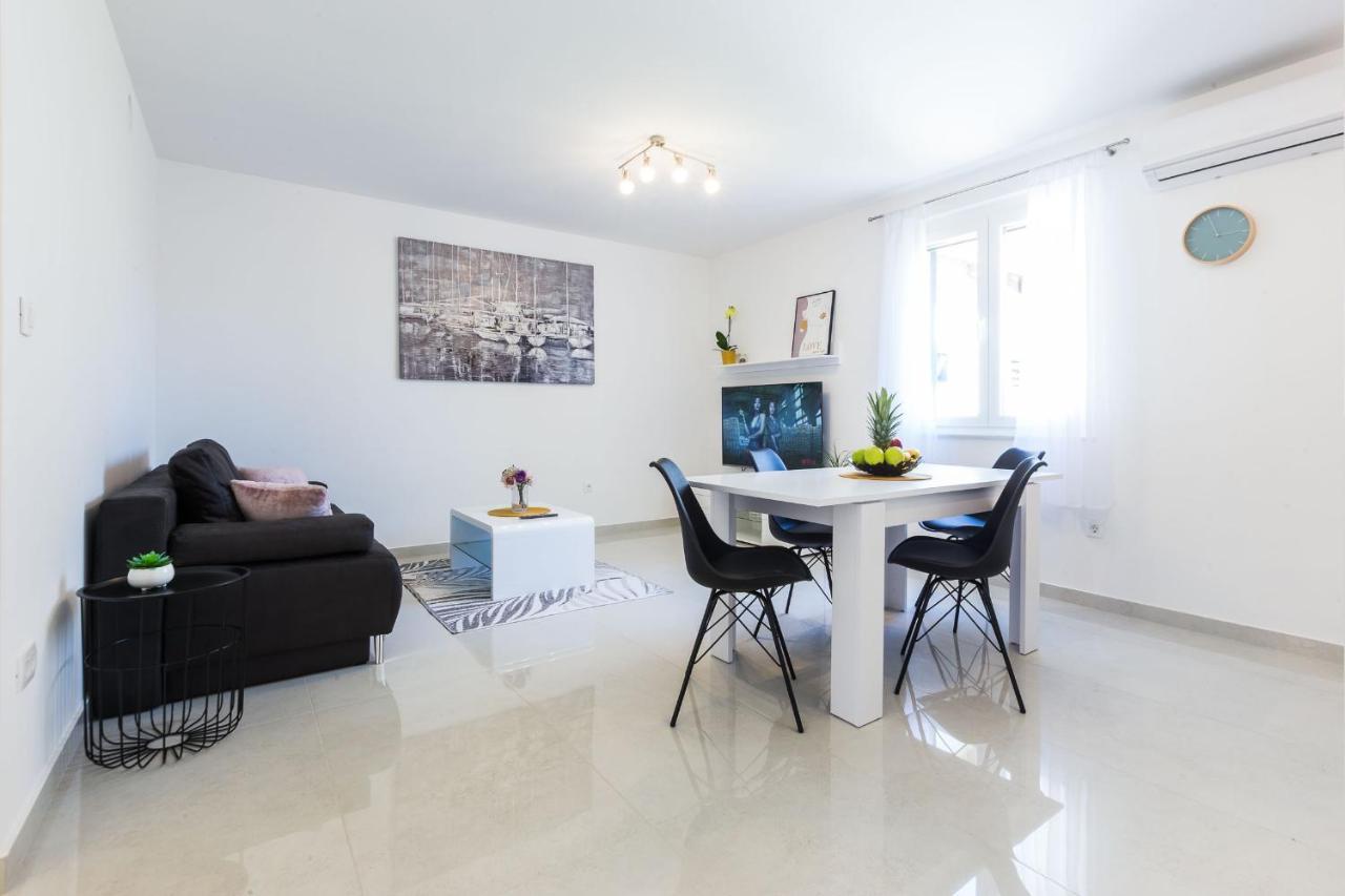 Petra Modern Apartment With Free Parking And Bbq Zadar Buitenkant foto