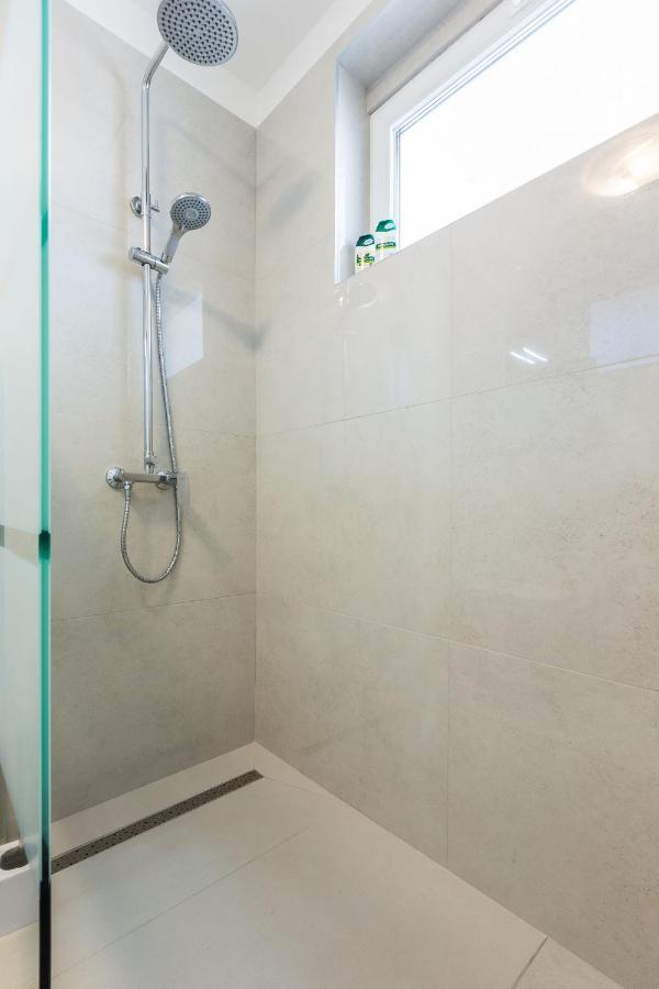 Petra Modern Apartment With Free Parking And Bbq Zadar Buitenkant foto