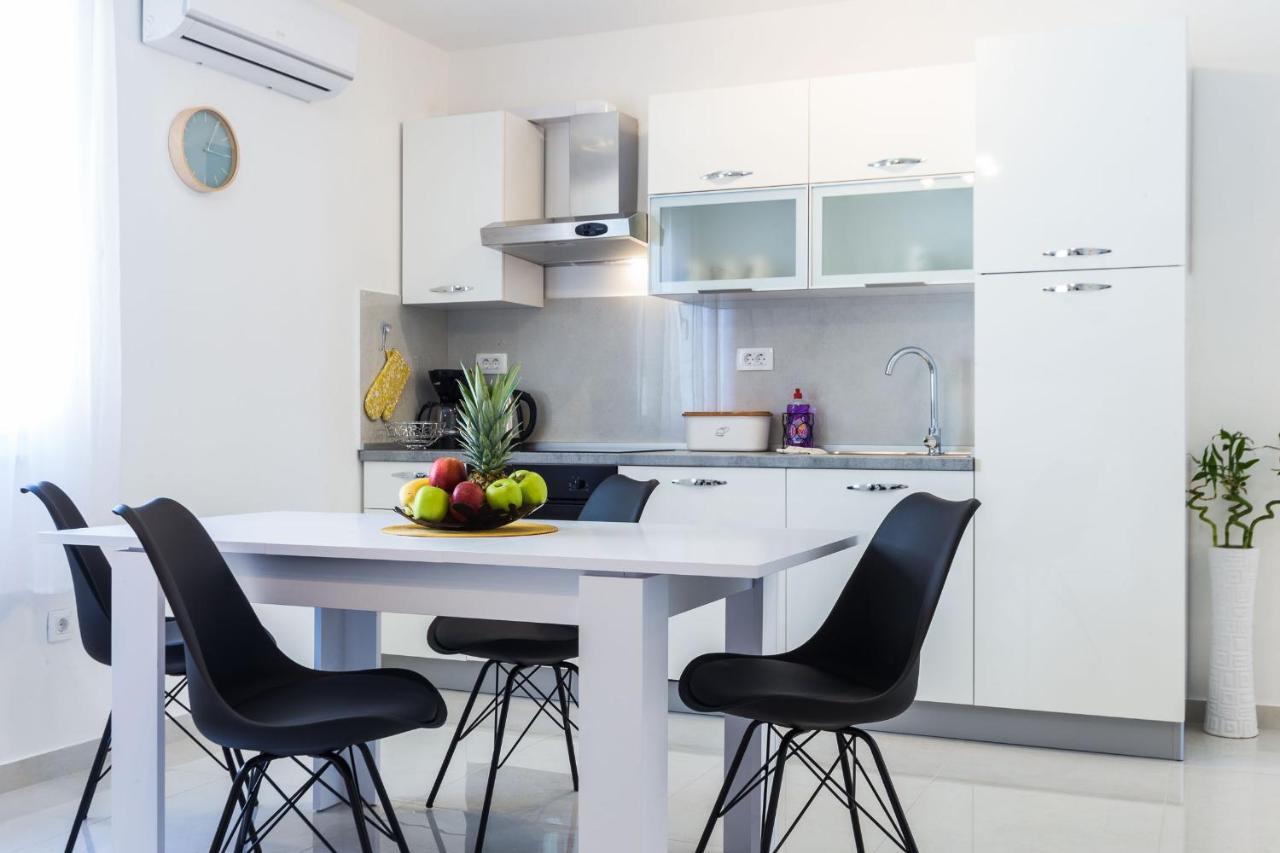 Petra Modern Apartment With Free Parking And Bbq Zadar Buitenkant foto