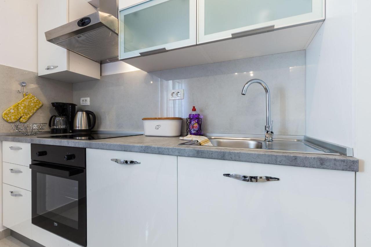 Petra Modern Apartment With Free Parking And Bbq Zadar Buitenkant foto