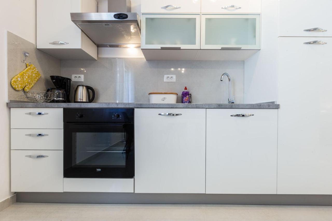 Petra Modern Apartment With Free Parking And Bbq Zadar Buitenkant foto