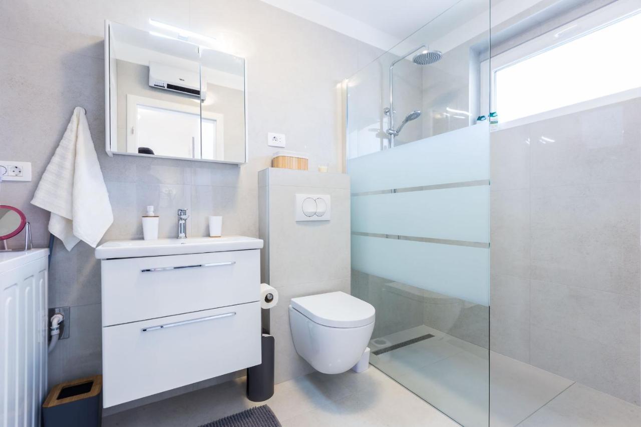 Petra Modern Apartment With Free Parking And Bbq Zadar Buitenkant foto
